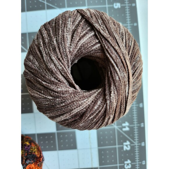 4 New Skeins of Various Yarns Made in Italy B47 - Picture 4 of 5